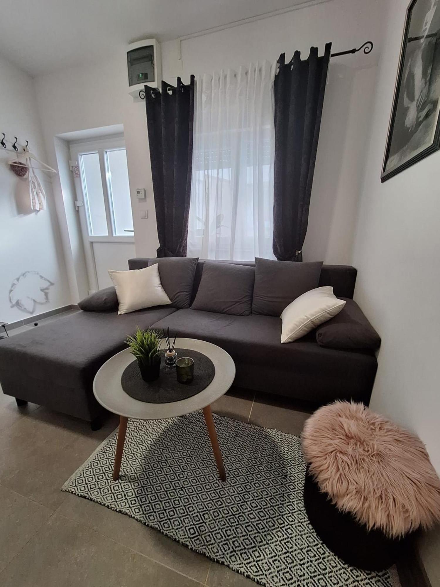 Studio Apartmani Louis I Lola Загреб Экстерьер фото
