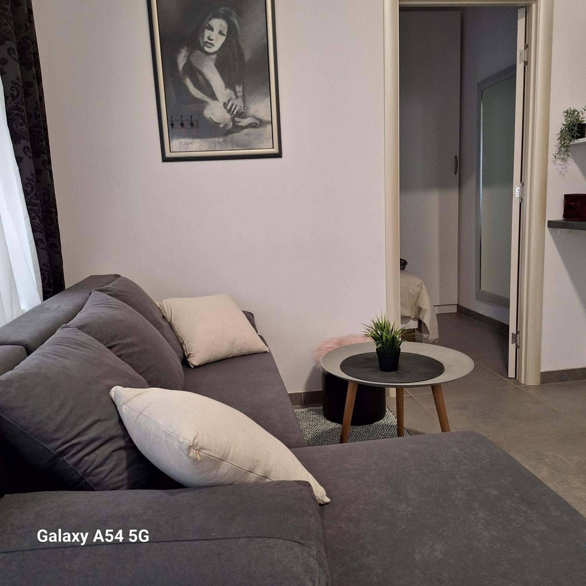 Studio Apartmani Louis I Lola Загреб Экстерьер фото