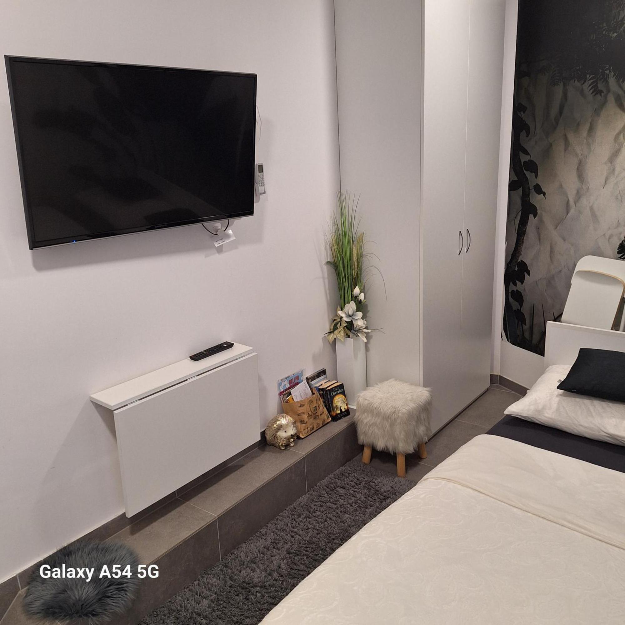Studio Apartmani Louis I Lola Загреб Экстерьер фото