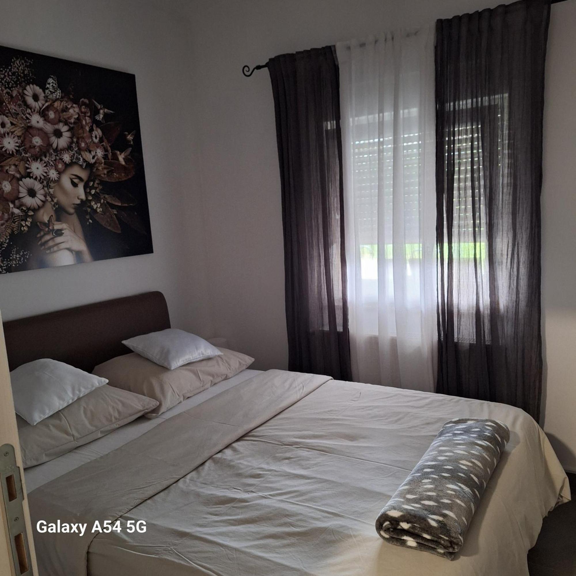Studio Apartmani Louis I Lola Загреб Экстерьер фото